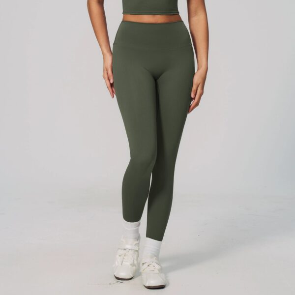 c09-2-1.jpg High-Waisted Scrunch-Bum Quick-Dry Yoga Leggings – Seamless Tummy Control (OEM / Wholesale)