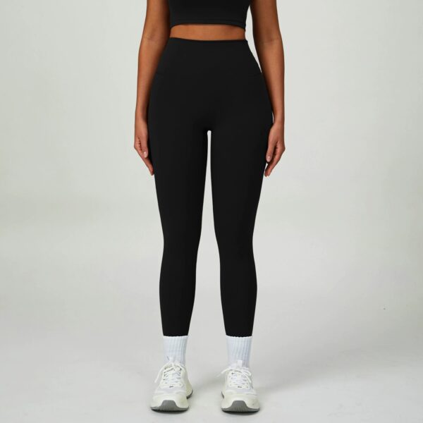 c16-1.jpg High-Waisted Scrunch-Bum Quick-Dry Yoga Leggings – Seamless Tummy Control (OEM / Wholesale)