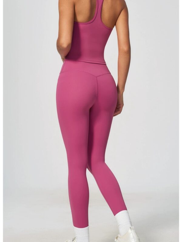 im4-1.jpg Cross-Back Strap High-Waisted Scrunch-Bum Yoga 2-Piece Set – Adjustable Pads, Quick-Dry (Wholesale / OEM)