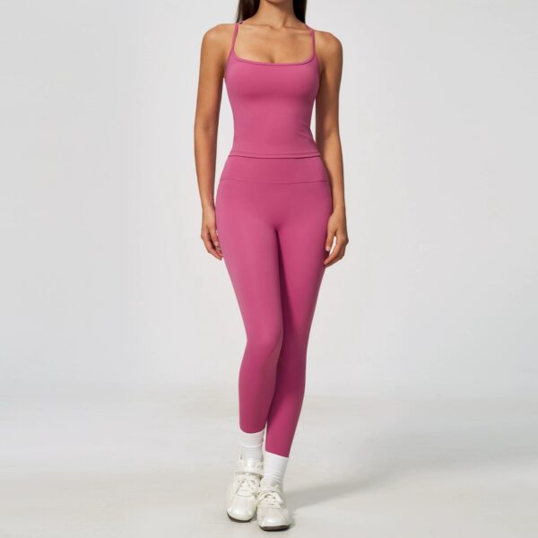 im7-1.jpg Cross-Back Strap High-Waisted Scrunch-Bum Yoga 2-Piece Set – Adjustable Pads, Quick-Dry (Wholesale / OEM)